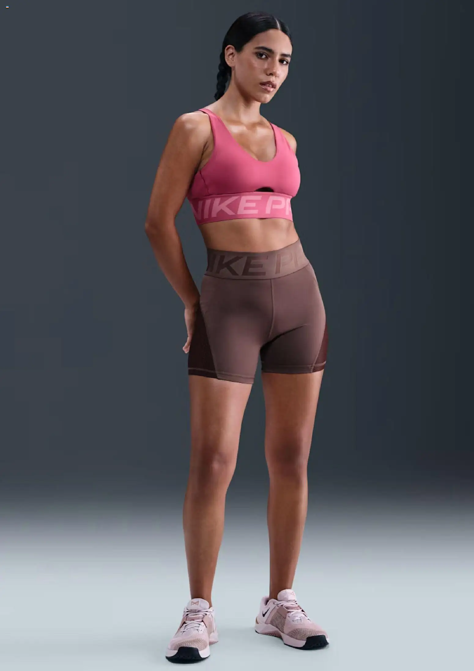 NIKE akciós ujság - amely érvényes a következő dátumtól: 02.02.2026 | Oldal: 12