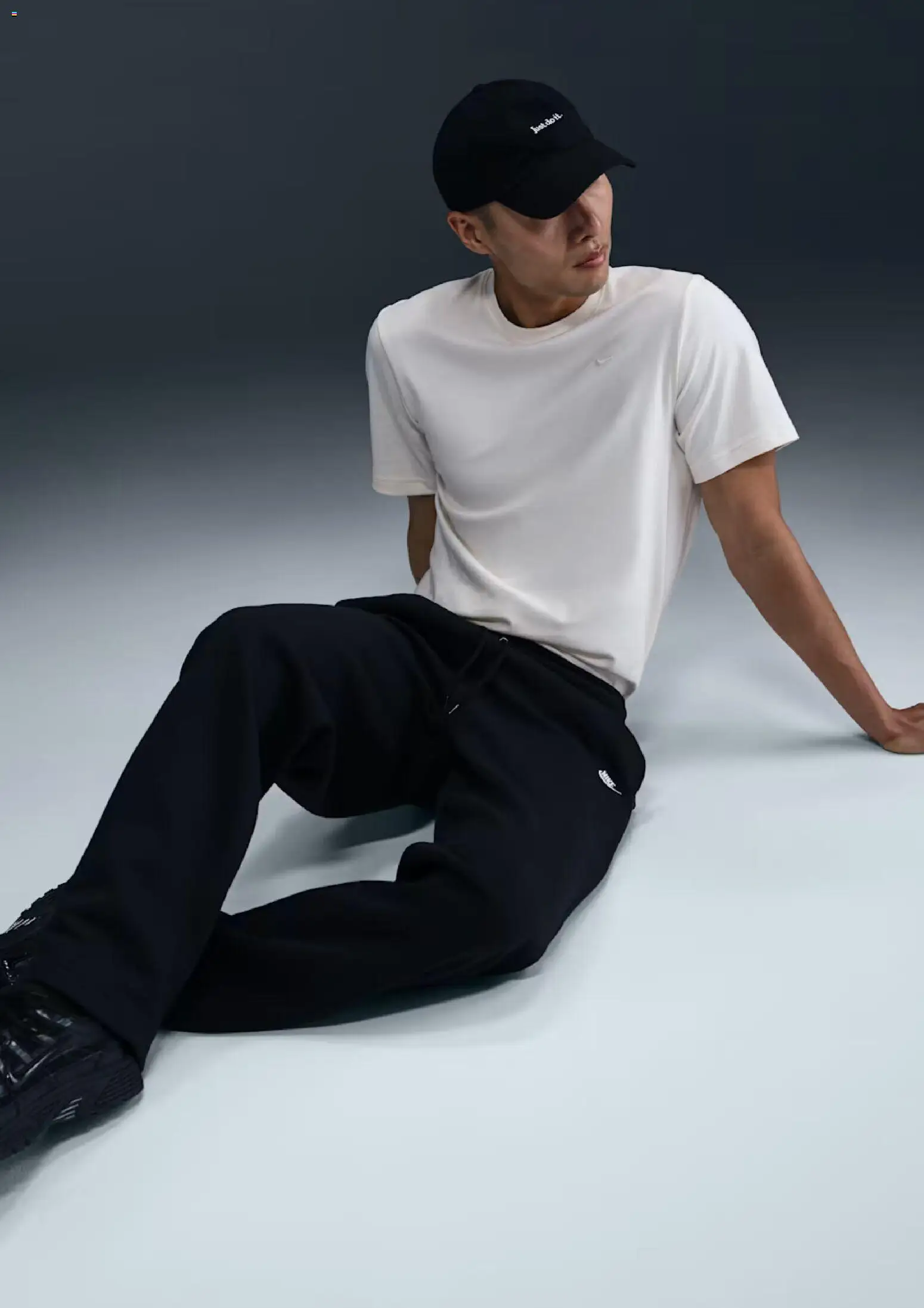 NIKE akciós ujság - amely érvényes a következő dátumtól: 02.02.2026 | Oldal: 3