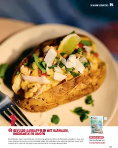 GEVULDE AARDAPPELEN MET GARNALEN, KOKOSMELK EN LIMOEN, Gevulde aardappelen met garnalen, kokosmelk en limoen, geïnspireerd door de Maryland crabcakes. - Voorbeeld van een folder van Delhaize, geldig van 06.10.2025 | Pagina: 71