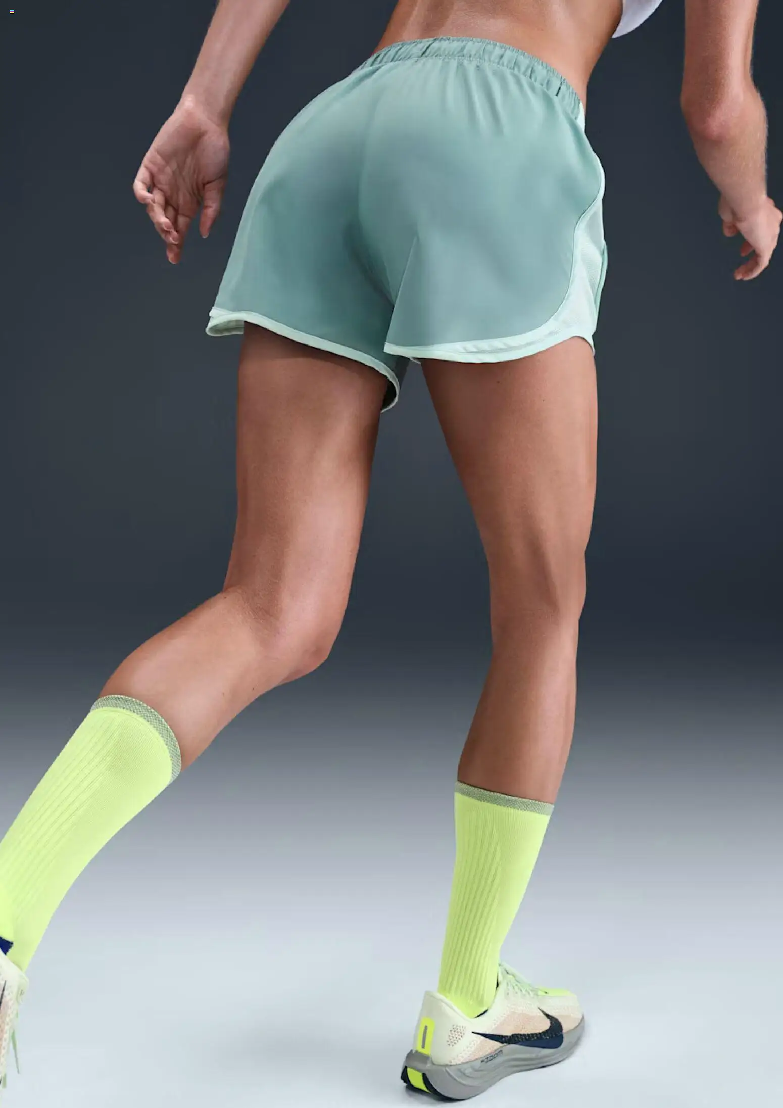 NIKE akciós ujság - amely érvényes a következő dátumtól: 02.02.2026 | Oldal: 13