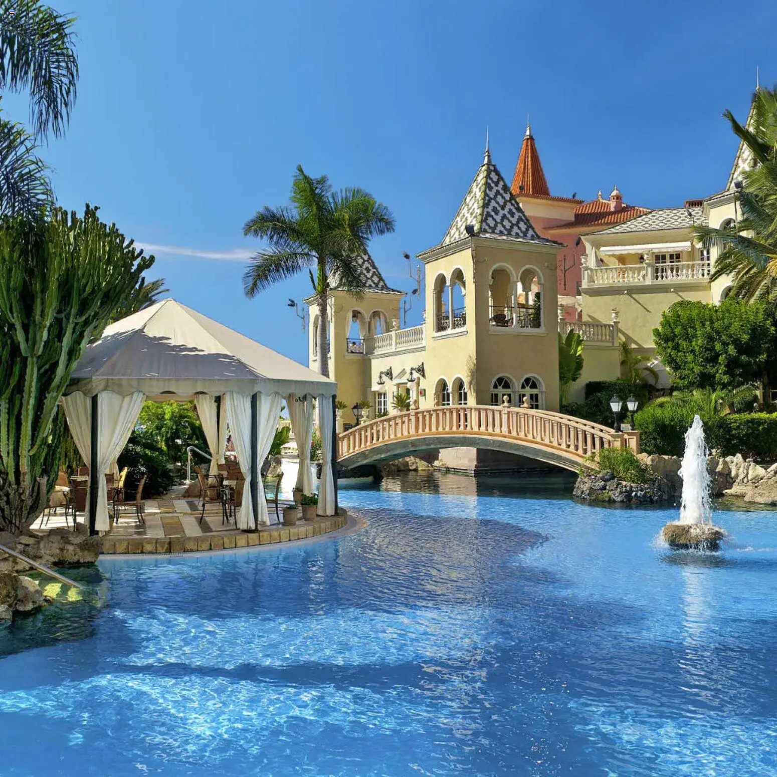 TUI airtours Katalog Finest 2025/26 – gültig ab 01.12.2025 | Seite: 13