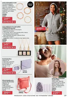 Náhled letáku Avon katalog 3/2026 od 01.03.2026 | Strana: 139 | Produkty: Šaty, Kabelka, Peněženka, Fazole