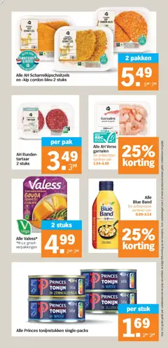 Alle AH Scharrelkipschnitzels en -kip cordon bleu 2 stuks, Two-pack of breaded chicken schnitzels and chicken cordon bleu. - Voorbeeld van een folder van Albert Heijn, geldig van 09.02.2026 | Pagina: 14