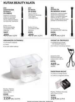 ČETKA ZA BLENDANJE SENKI, dvostrana, sa jednim krajem dizajniranim da korektor dopre u one teško dostupne oblasti, kao što su uglovi očiju, i drugim koji je savršeno zaobljen za blendanje senki. Dužina 15.5cm, sa sintetičkim PBT vlaknima. - pregled AVON kataloga - važi od 01.02.2026 | Strana: 206 | Proizvode: Sto, Korektor, Četka, Rezač