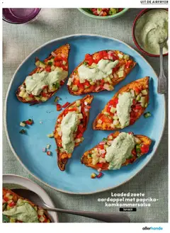 Loaded zoete aardappel met paprika-komkommersalsa, Sweet potato topped with paprika and cucumber salsa. - Voorbeeld van een folder van Albert Heijn, geldig van 31.12.2025 | Pagina: 19