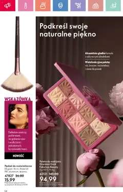 Oriflame Katalog 12 2025 od 17.08.2025 | Strona: 54 | Produkty: Pędzel, Rozświetlacz, Cienie do powiek