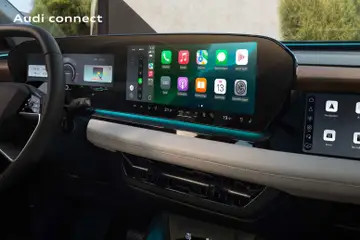 Audi Prospekt 	 ab 28.10.2025 gültig | Seite: 136 | Produkte: Tasche, Ski, Ladekabel, Handschuhe