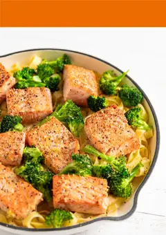 Forhåndsvisning av Salmon with Broccoli and Pasta, Dish featuring salmon, broccoli, and pasta. gyldig fra 02.02.2026 | Side: 11 | Produkter: Сушильные машины, Pasta