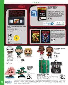 E.Leclerc - Prévisualisation de LAMPE STRANGER THINGS LOGO OU VHS, Lampe logo: Dim: 29cm env. Lampe VHS: Dim: 20cm env. Alimentation: USB (câble inclus) ou 3 piles AAA (non incluses). valide à partir de 11.11.2025 | Page: 72 | Produits: Bonsai, Câble, USB, Sac à dos