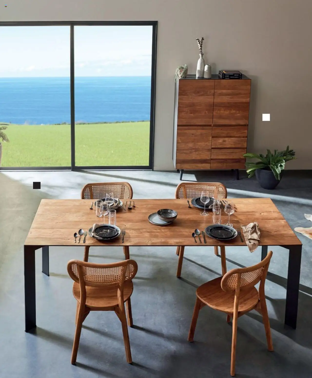  | Page: 113 | Produits: Table