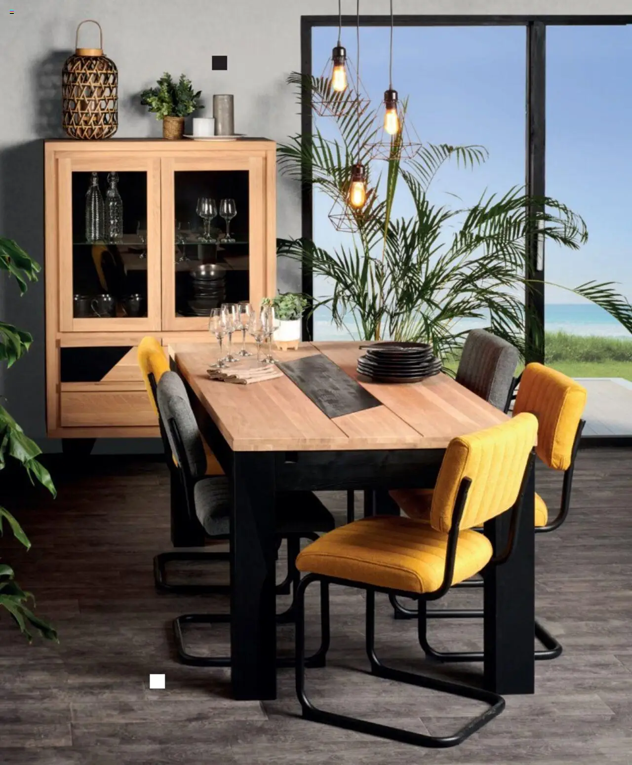  | Page: 146 | Produits: Table