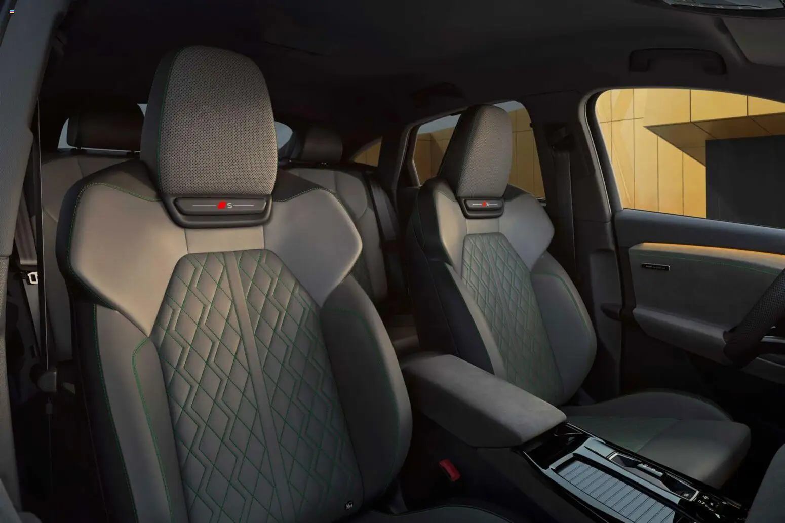 Audi Prospekt 	 – gültig ab 28.10.2025 | Seite: 99 | Produkte: Navigation, Batterie, Radio, Navigationssystem