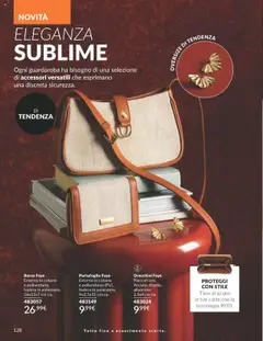 Volantino Avon del 01.08.2025 | Pagina: 128 | Prodotti: Guardaroba, Portafoglio, Orecchini, Borsa